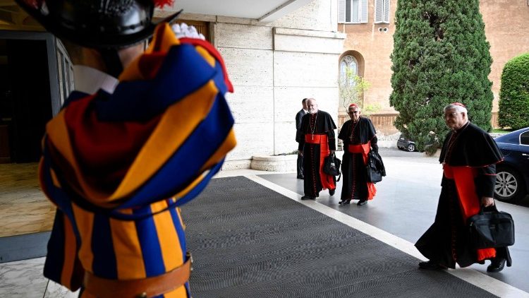 Vatican: Congregațiile generale ale cardinalilor din Aula Nouă a Sinodului  