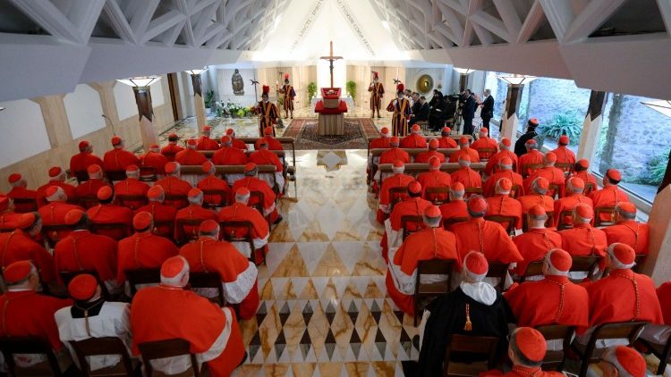 Makardinali katika kikanisa cha Mtakatifu Marta