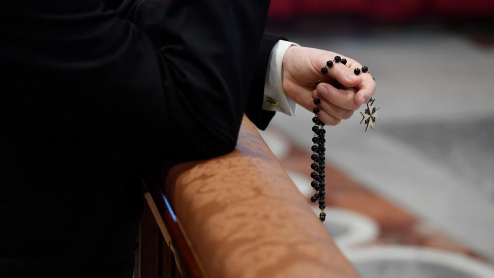 2025.04.23 Vedute Piazza San Pietro e Omaggio dei fedeli alla Salma di Papa Francesco