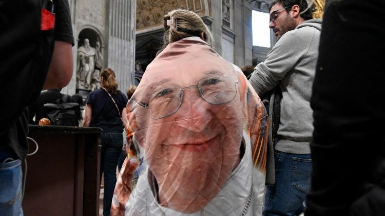 Pútnici v Bazilike sv. Petra