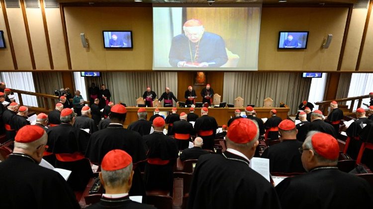 الاجتماع الثالث للكرادلة: حديث حول الكنيسة والعالم