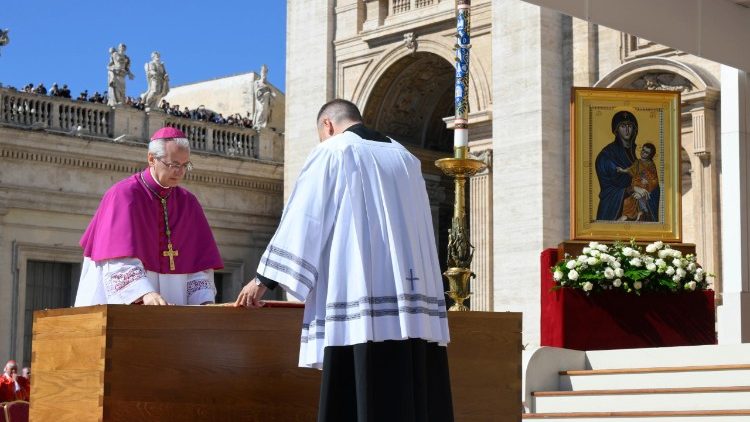 Th&aacute;nh lễ an t&aacute;ng Đức Th&aacute;nh Cha Phanxic&ocirc;