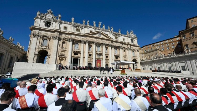 Santa misa exequial del difunto Romano Pontífice Francisco, 26 de abril de 2025.