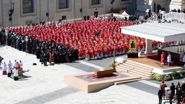 Погребальная Месса о Папе Франциске на площади Св. Петра (Ватикан, 26 апреля 2025 г.)