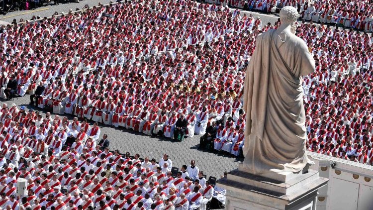 Messe d'obsèques du Pape François, samedi 26 avril 2025, sur le parvis de la place Saint-Pierre. 
