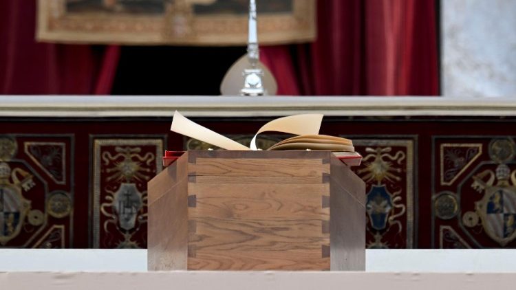 Messe d'obsèques du Pape François, samedi 26 avril 2025, sur le parvis de la place Saint-Pierre. 