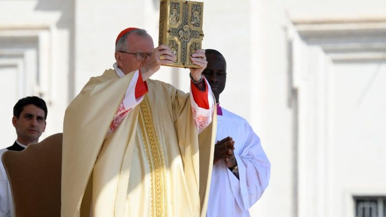 Cardeal Pietro Parolin durante a missa em sufrágio do Papa Francisco