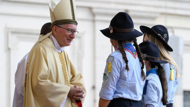 Падчас Імшы за памерлага Папу Францішка з удзелам падлеткаў