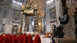 Missa dos Novendiais presidida pelo cardeal Gugerotti