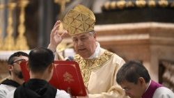 Mišioms vadovauja kardinolas A. Fernandezas Artime