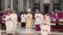 Dernière messe des novemdiales présidée par le cardinal Dominique Mamberti