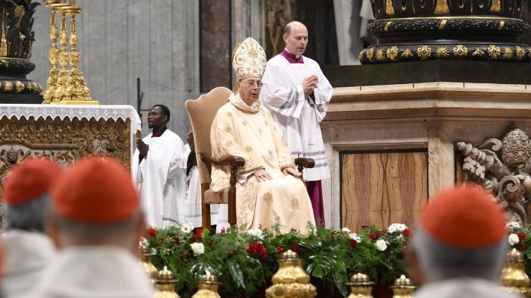 Le cardinal protodiacre Dominique Mamberti