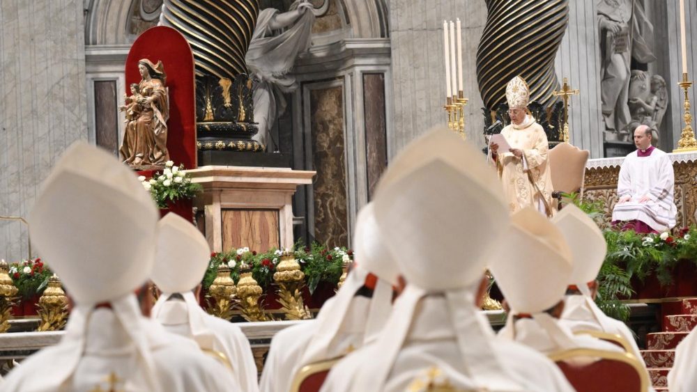 L'omelia del cardinale protodiacono Dominique Mamberti