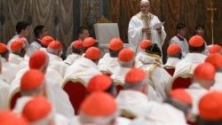 Papa awatumia Barua Makardinali wote Ulimwenguni.