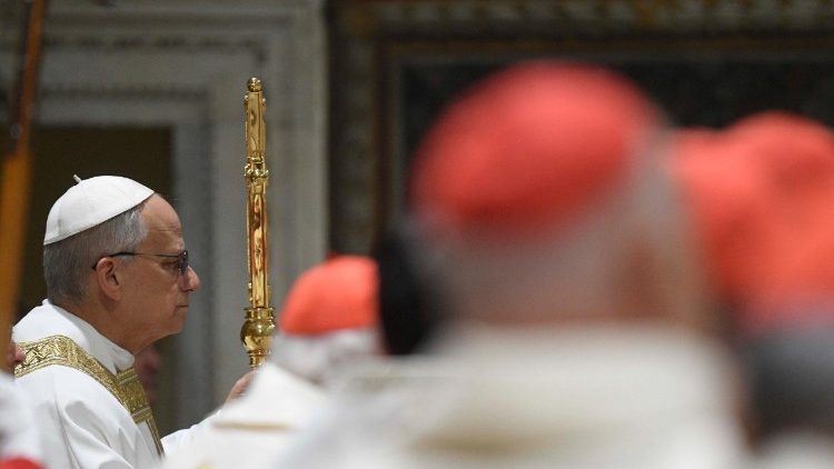 Bíborosok XIV. Leó első szentmiséjén a Sixtus-kápolnában