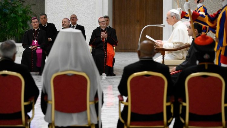 Le Pape Léon XIV recevant en audience les participants au Jubilé des Églises orientales en mai 2025. 