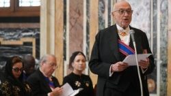 El Decano del Cuerpo Diplomático acreditado ante la Santa Sede, Embajador de Chipre, Georges Poulides (@Vatican Media)