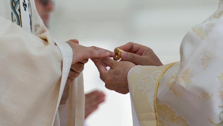 Předání rybářského prstenu