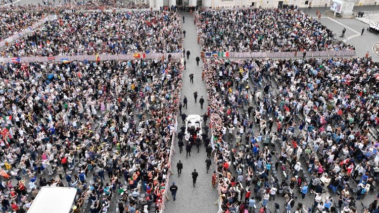 Հրապարակային ունկնդրութիւն