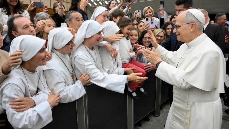 Papa akutana na wafanyakazi wote wa Vatican na familia zao