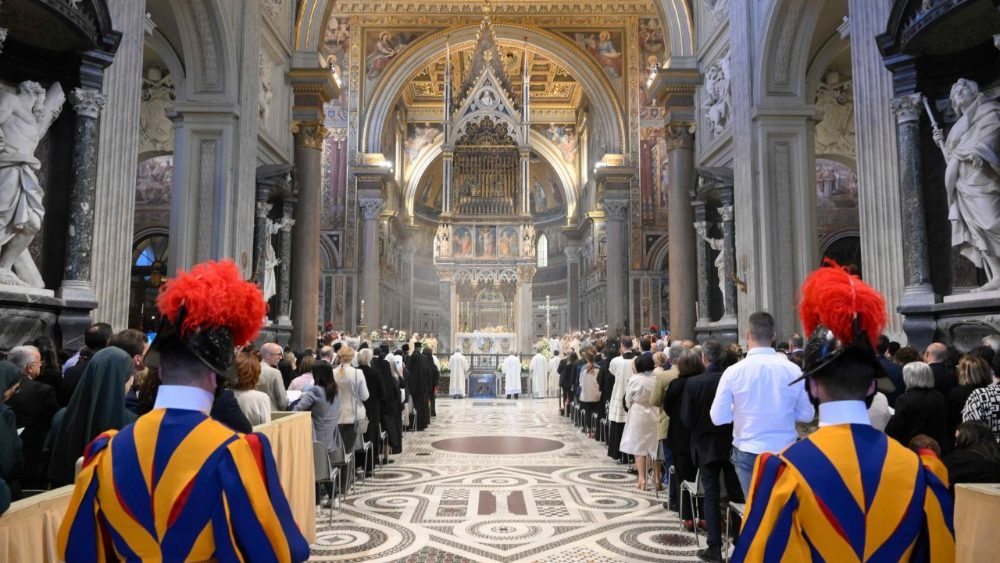 2025.05.25 Celebrazione Eucaristica e insediamento sulla Cathedra Romana del Vescovo di Roma Leone XIV - Basilica di San Giovanni in Laterano