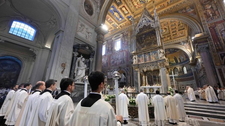 Misa katika kanisa Kuu la Laterano