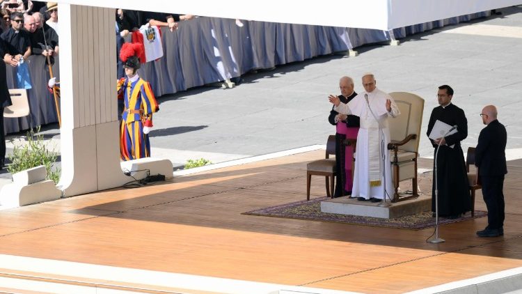 Հրապարակային ունկնդրութիւն