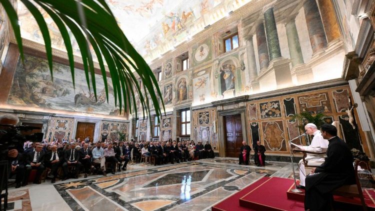 La papa Leon al XIV-lea, membrii Mișcărilor populare pentru pace