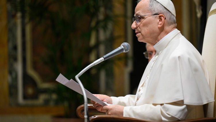 Le Pape lors de la rencontre avec les associations et mouvements populaires pour la paix, vendredi 30 mai 2025.