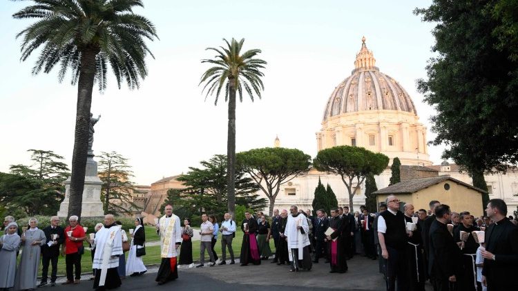 Молитва на Броеницата във Ватиканските градини