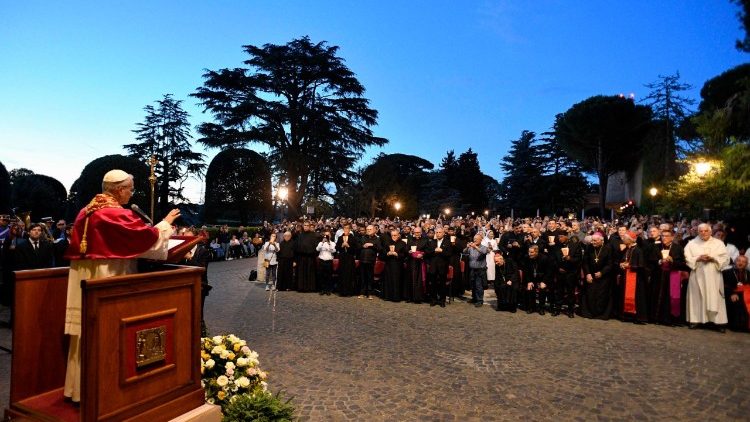Promluva papeže Lva XIV. na z&aacute;věr růžence ve Vatik&aacute;nsk&yacute;ch zahrad&aacute;ch, 31. května 2025