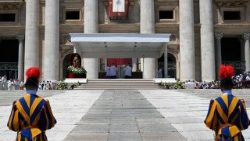 البابا لاوُن الرابع عشر في كلمته قبل صلاة "افرحي يا ملكة السماء": أفكّر في العائلات التي تعاني بسبب الحرب