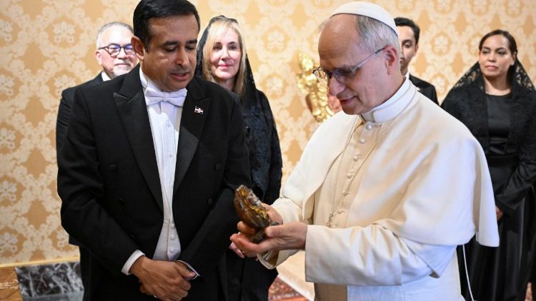 Popiežius ir Dominikos Respublikos ambasadorius