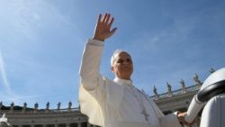 Påve Leo XIV under den allmänna audiensen 