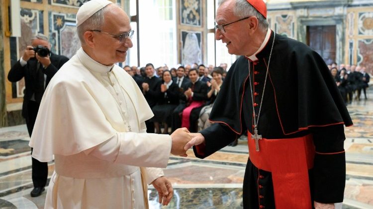 Papa Leone XIV con il cardinale segretario di Stato, Pietro Parolin