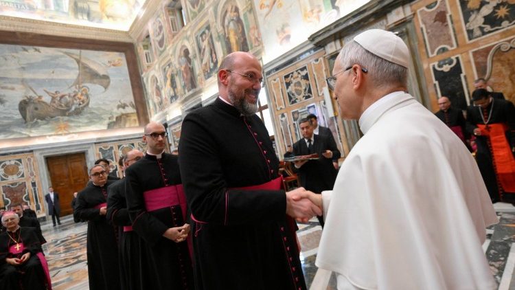 Папата със служителите и ръководителите в Държавния секретариат