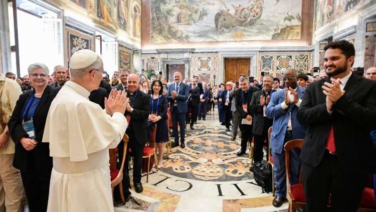 Папата с модераторите на Църковните движения