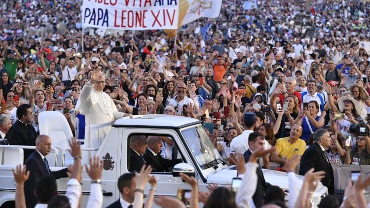 Die Pfingstmesse auf dem Petersplatz