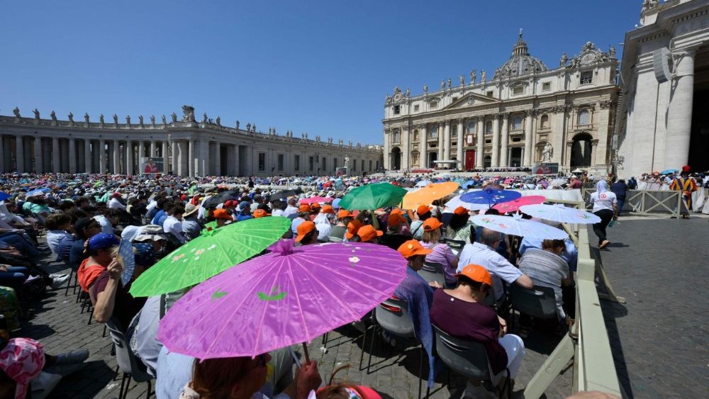 Piața San Pietro: Sfânta Liturghie din solemnitatea Coborârii Duhului Sfânt, cu Jubileul mișcărilor bisericești