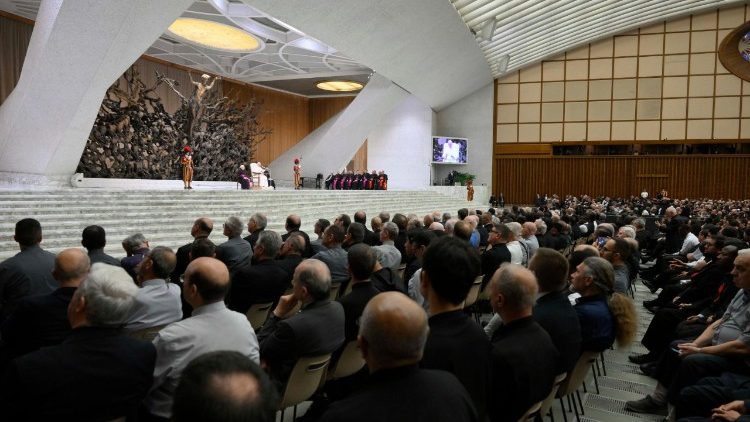 Papa Leo XIV amekutana na Mapadre, Mashemasi na Majando kasisi wa Roma