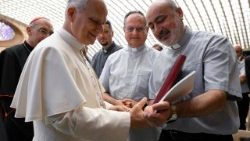 Baba Mtakatifu Leo XIV tarehe 12 Juni 2025 amekutana na kuzungumza na Makleri wa Jimbo kuu la Roma.