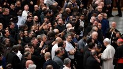 Papa Leon al XIV-lea la întâlnirea cu clerul Diecezei de Roma, Aula Paul al VI-lea, 12 iunie 2025