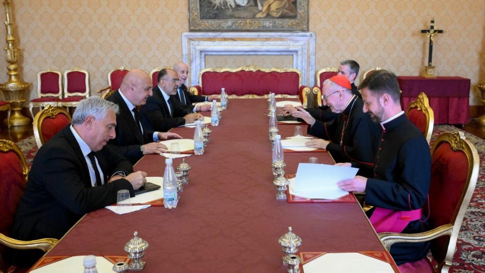 Сустрэча прэзідэнта Лівана Жозэфа Ауна з кардыналам Паралінам