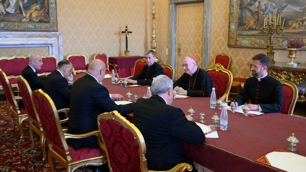 Сустрэча прэзідэнта Лівана Жозэфа Ауна з кардыналам Паралінам