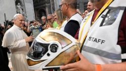 Папа Лев XIV на юбилейной общей аудиенции (Ватикан, 14 июня 2025 г.) 