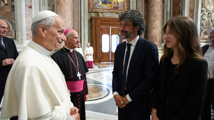 Giubileo dello Sport: il Papa saluta Tommasi e consorte