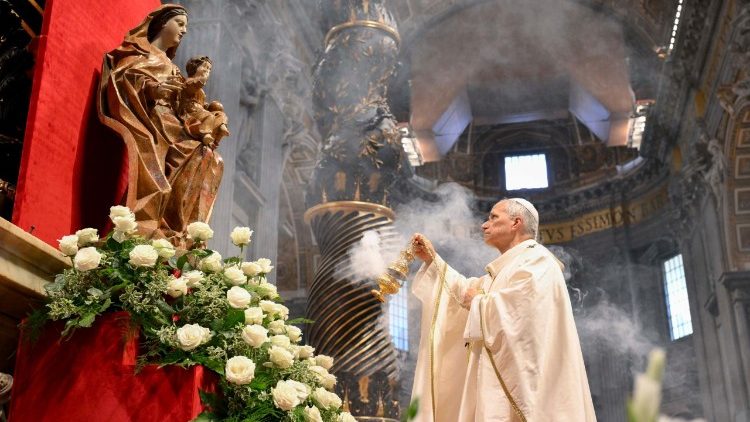 Papst Leo bei der Messfeier in Rom