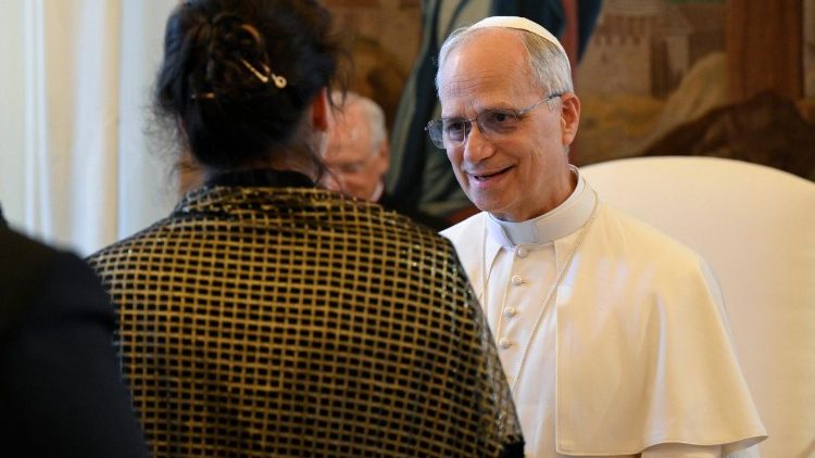 Papież z uczestnikami Szkoły Letniej Watykańskiego Obserwatorium Astronomicznego 