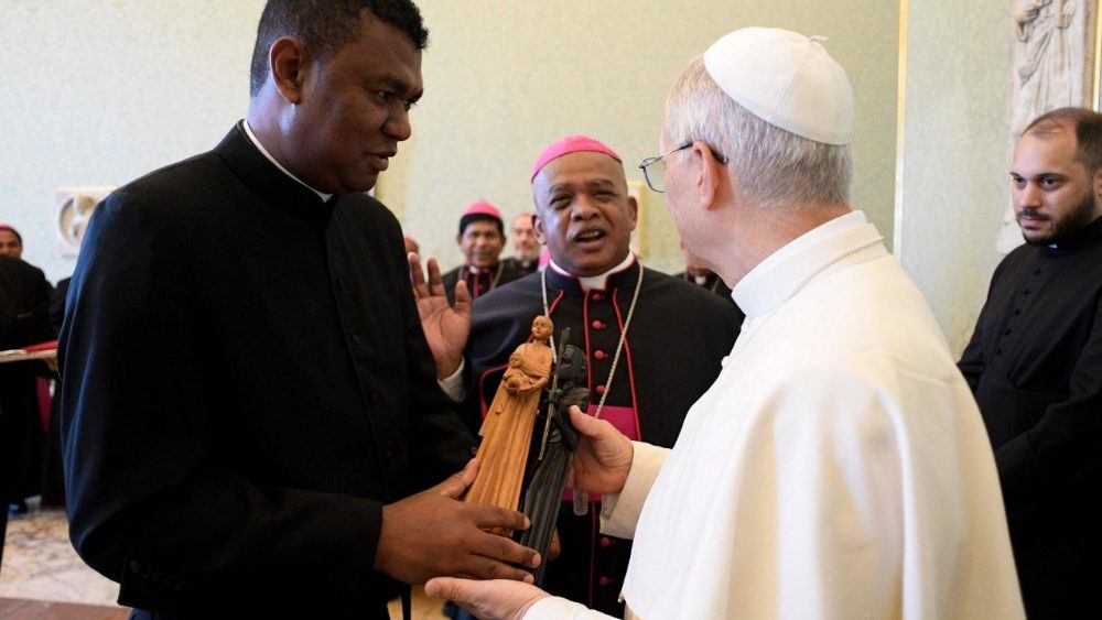 La papa Leon al XIV-lea, episcopii din Madagascar cu ocazia pelerinajului jubiliar