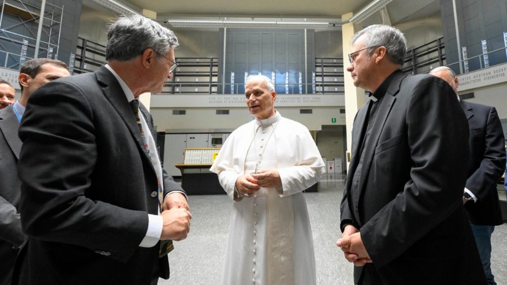 Візіт у ватыканскі радыёцэнтр у Санта-Марыя-дзі-Галерыя